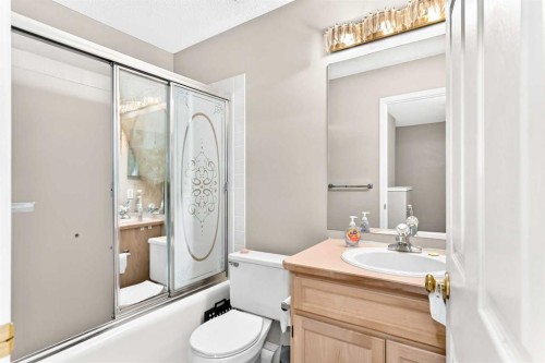 7212 Sierra Morena Boulevard Sw, Calgary, AB - Indoor Photo Showing Bathroom