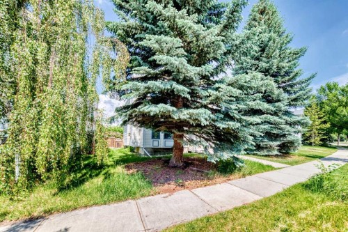7212 Sierra Morena Boulevard Sw, Calgary, AB - Outdoor