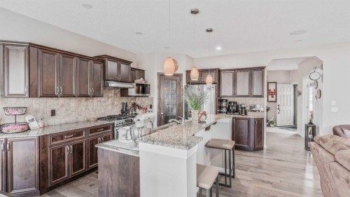 14 Silverado Ridge Link Sw, Calgary, AB - Indoor Photo Showing Kitchen With Upgraded Kitchen