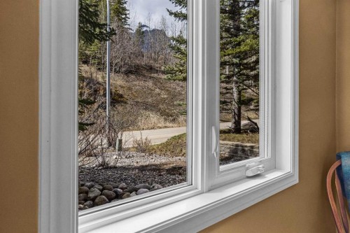 1054 Evergreen Circle, Canmore, AB - Indoor Photo Showing Other Room