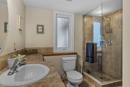 1054 Evergreen Circle, Canmore, AB - Indoor Photo Showing Bathroom