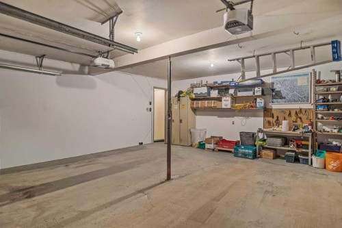 1054 Evergreen Circle, Canmore, AB - Indoor Photo Showing Garage