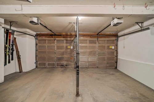 1054 Evergreen Circle, Canmore, AB - Indoor Photo Showing Garage