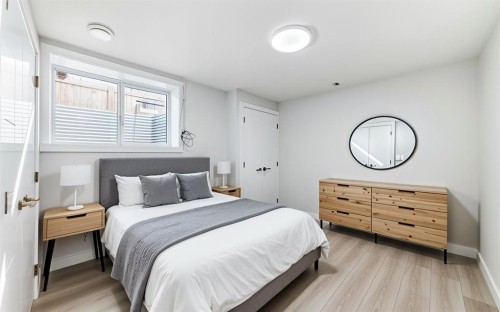 231 Saddlebrook Way Ne, Calgary, AB - Indoor Photo Showing Bedroom