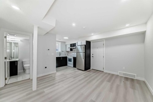 231 Saddlebrook Way Ne, Calgary, AB - Indoor Photo Showing Other Room