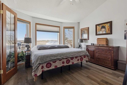 28 Westpoint Drive, Didsbury, AB - Indoor Photo Showing Bedroom
