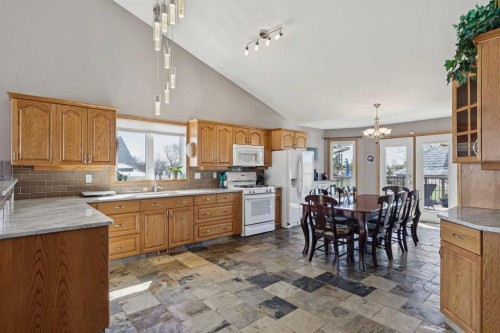 28 Westpoint Drive, Didsbury, AB - Indoor