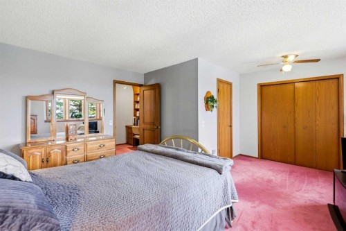 149 Edgehill Drive Nw, Calgary, AB - Indoor Photo Showing Bedroom