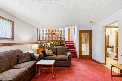 149 Edgehill Drive Nw, Calgary, AB - Indoor Photo Showing Living Room