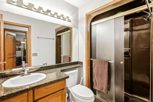 149 Edgehill Drive Nw, Calgary, AB - Indoor Photo Showing Bathroom