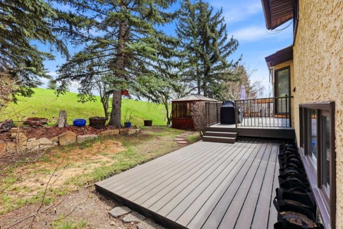 149 Edgehill Drive Nw, Calgary, AB - Outdoor With Deck Patio Veranda