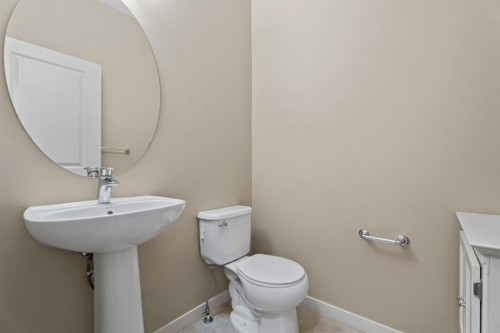 30 Redstone Parade Ne, Calgary, AB - Indoor Photo Showing Bathroom