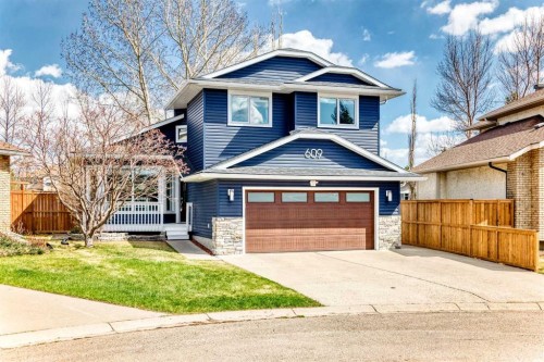609 Downey Place, Okotoks, AB - Outdoor