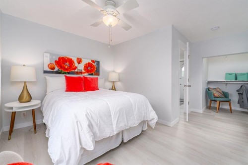 230 4 Avenue Se, High River, AB - Indoor Photo Showing Bedroom