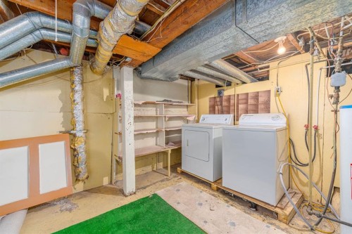 230 4 Avenue Se, High River, AB - Indoor Photo Showing Laundry Room