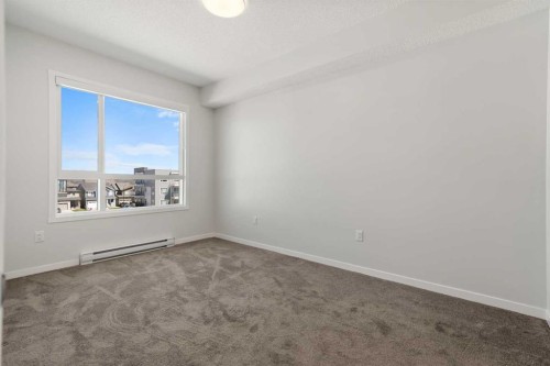 3403-33 Carringham Gate Nw, Calgary, AB - Indoor Photo Showing Other Room