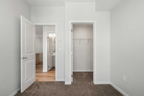 3403-33 Carringham Gate Nw, Calgary, AB - Indoor Photo Showing Other Room