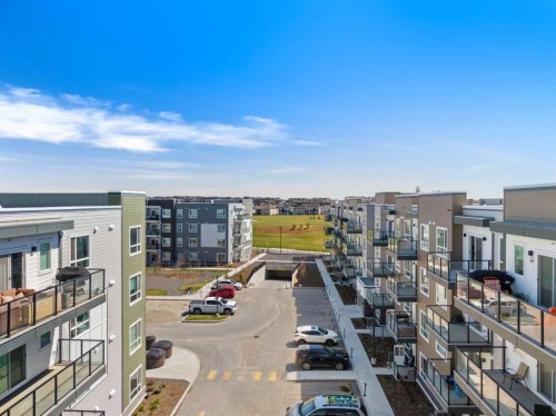 3403-33 Carringham Gate Nw, Calgary, AB - Outdoor With View