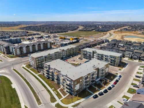 3403-33 Carringham Gate Nw, Calgary, AB - Outdoor With View