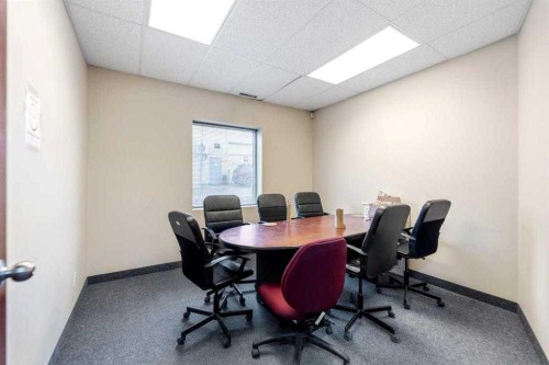 4852 50 Avenue Ne, Calgary, AB 
