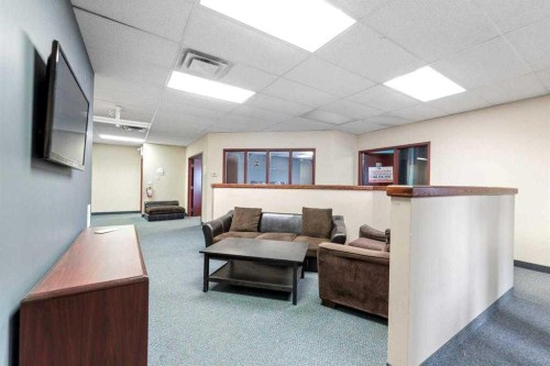 4852 50 Avenue Ne, Calgary, AB 