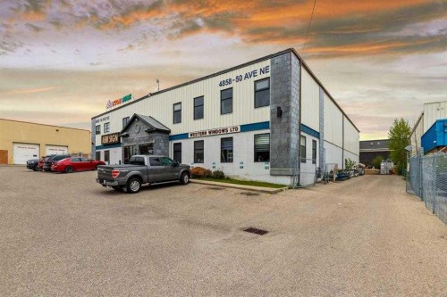 4852 50 Avenue Ne, Calgary, AB 