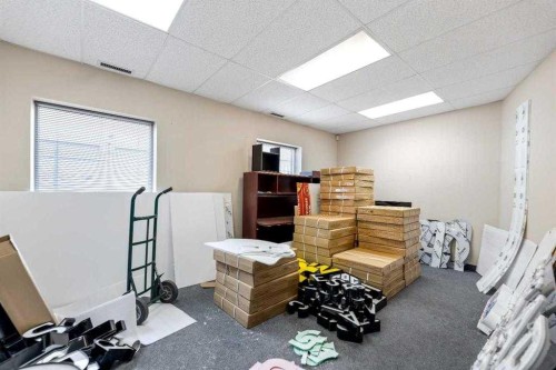 4852 50 Avenue Ne, Calgary, AB 
