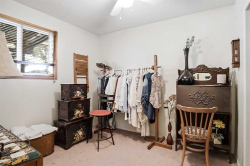 4306 55 Avenue, Olds, AB - Indoor Photo Showing Other Room