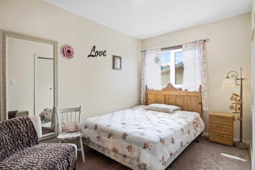4306 55 Avenue, Olds, AB - Indoor Photo Showing Bedroom