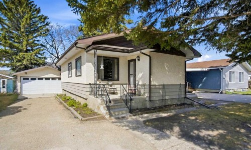 4306 55 Avenue, Olds, AB - Outdoor