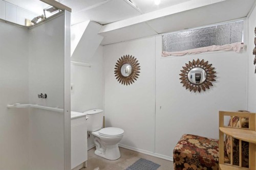 4306 55 Avenue, Olds, AB - Indoor Photo Showing Bathroom