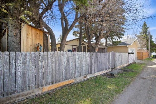 4306 55 Avenue, Olds, AB - Outdoor