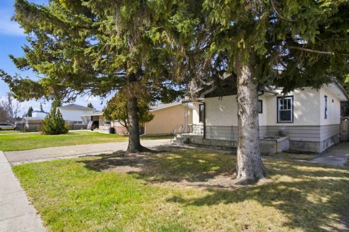 4306 55 Avenue, Olds, AB - Outdoor