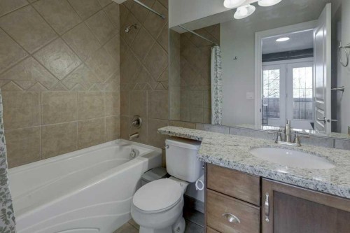 104-449 20 Avenue Ne, Calgary, AB - Indoor Photo Showing Bathroom