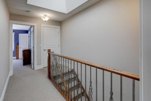 104-449 20 Avenue Ne, Calgary, AB - Indoor Photo Showing Other Room