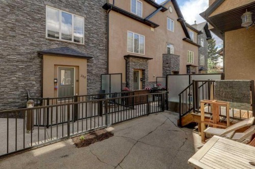 104-449 20 Avenue Ne, Calgary, AB - Outdoor With Exterior