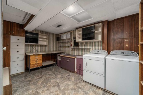 115 Ogden Way Se, Calgary, AB - Indoor Photo Showing Laundry Room