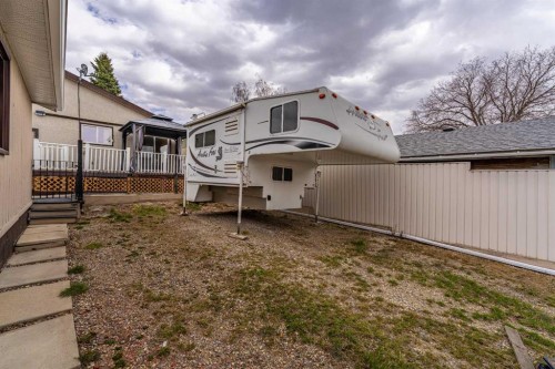 115 Ogden Way Se, Calgary, AB - Outdoor