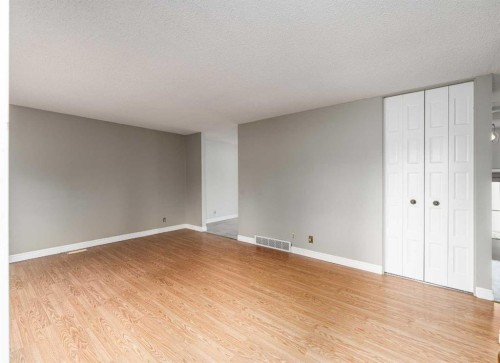 115 Ogden Way Se, Calgary, AB - Indoor Photo Showing Other Room