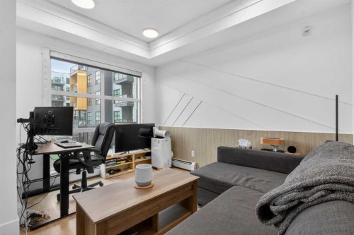 215-370 Dieppe Drive Sw, Calgary, AB - Indoor Photo Showing Office