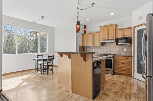 36 Wentworth Close Sw, Calgary, AB - Indoor Photo Showing Kitchen With Upgraded Kitchen