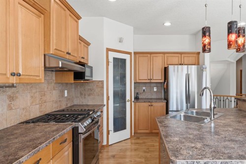 36 Wentworth Close Sw, Calgary, AB - Indoor Photo Showing Kitchen With Double Sink With Upgraded Kitchen