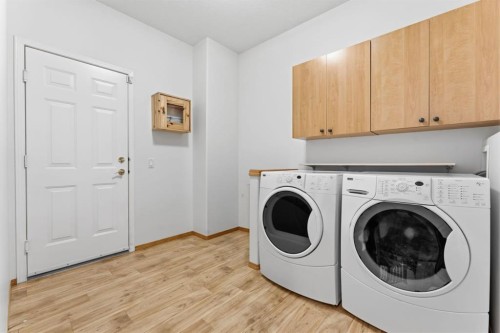 36 Wentworth Close Sw, Calgary, AB - Indoor Photo Showing Laundry Room