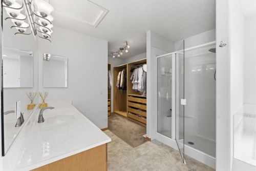 36 Wentworth Close Sw, Calgary, AB - Indoor Photo Showing Bathroom