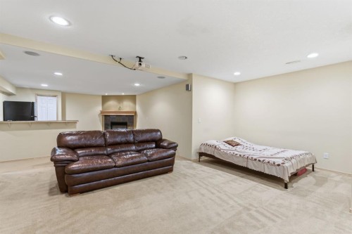 36 Wentworth Close Sw, Calgary, AB - Indoor