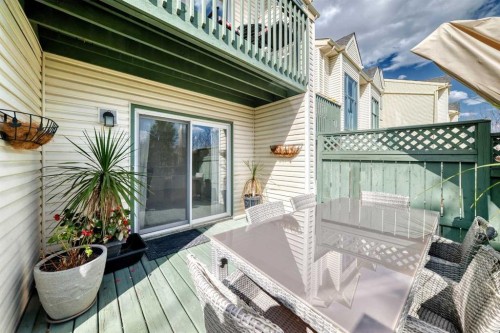 305 Sandringham Road Nw, Calgary, AB - Outdoor With Deck Patio Veranda With Exterior