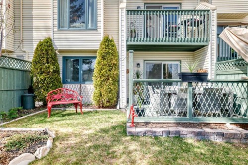 305 Sandringham Road Nw, Calgary, AB - Outdoor With Exterior