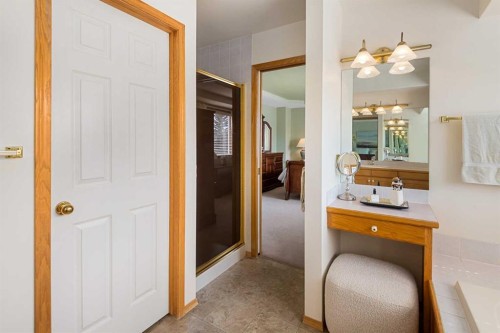 27 Hawkstone Close Nw, Calgary, AB - Indoor
