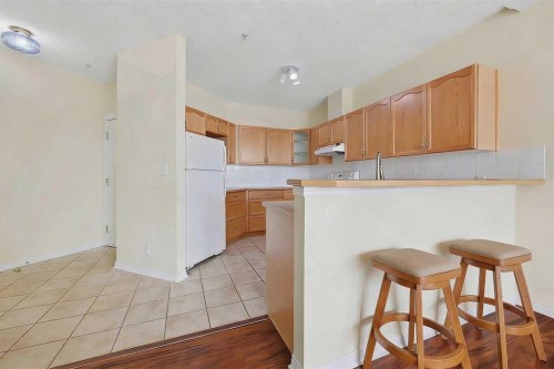 311-78 Prestwick Gardens Se, Calgary, AB - Indoor Photo Showing Kitchen