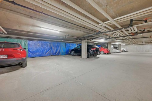 311-78 Prestwick Gardens Se, Calgary, AB - Indoor Photo Showing Garage